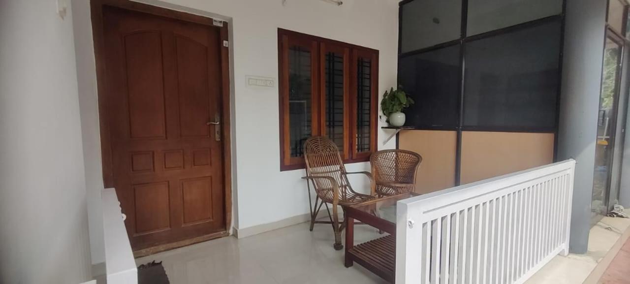 Hostel Calaila Varkala Buitenkant foto