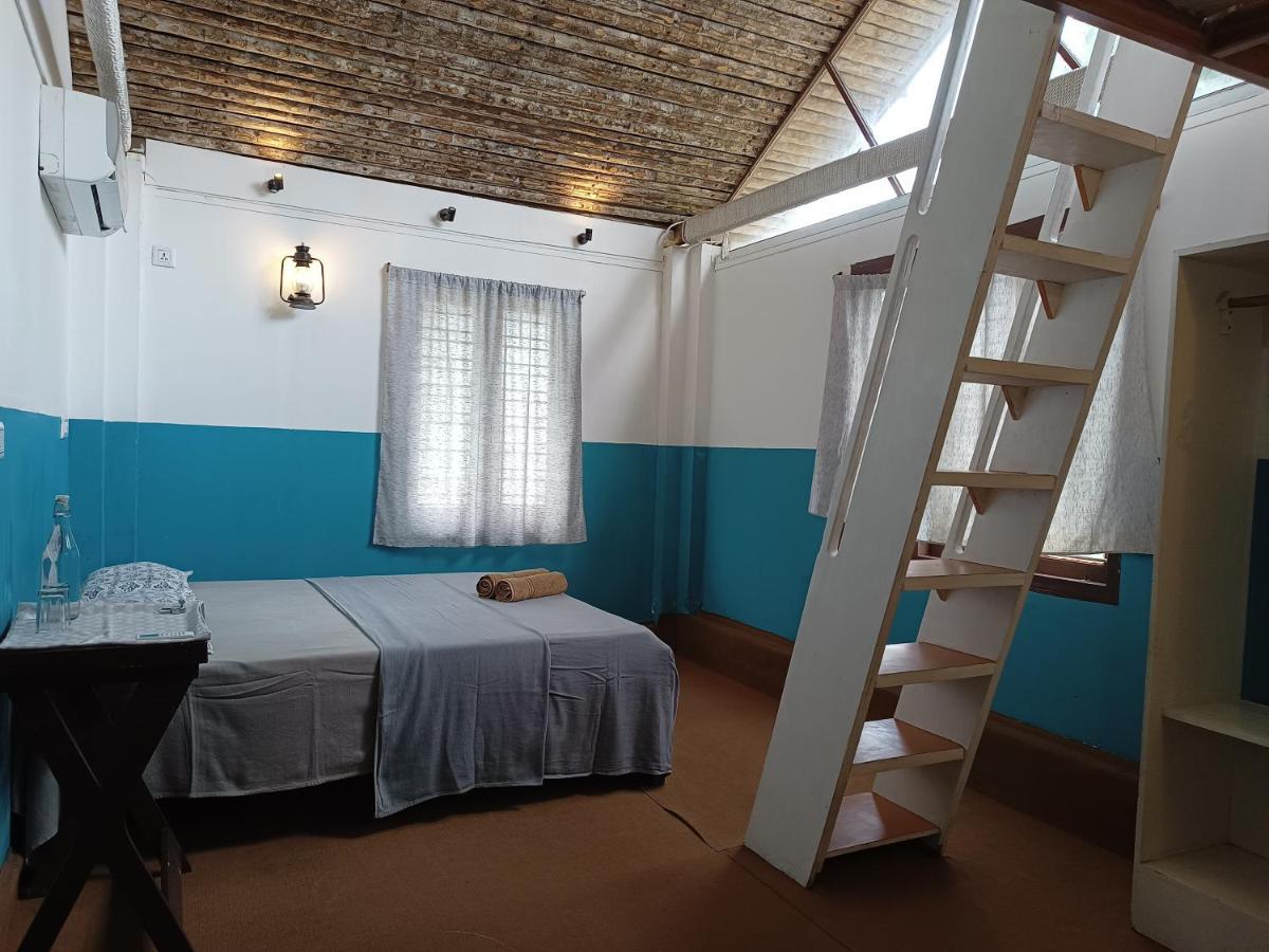 Hostel Calaila Varkala Buitenkant foto