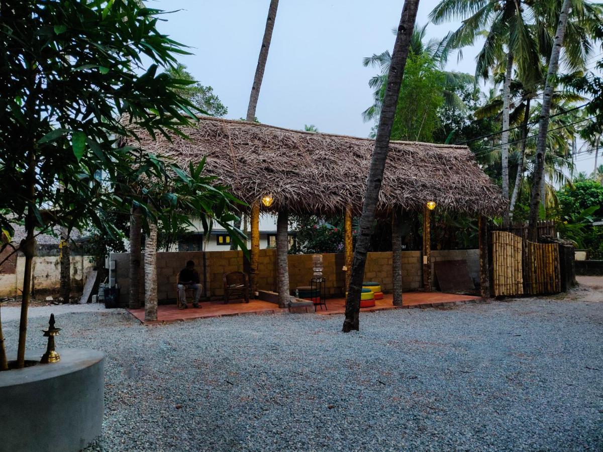 Hostel Calaila Varkala Buitenkant foto