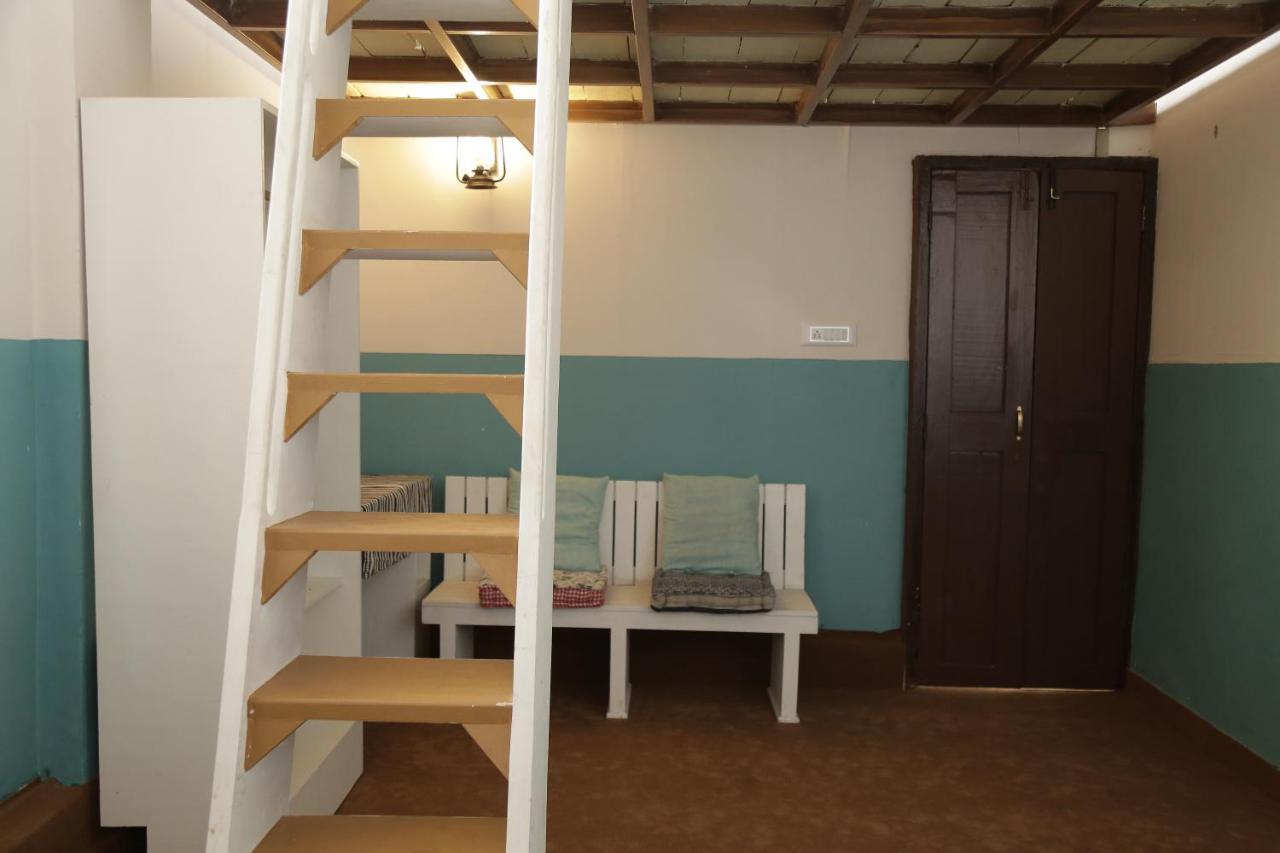 Hostel Calaila Varkala Buitenkant foto